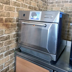 Merrychef eikon® e4 – Kombi-Ofen mit beschleunigter Kochtechnologie